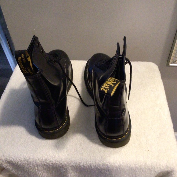 Dr Marten’s AirWair Boots - Picture 5 of 6